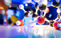 李克強：通過發(fā)展“互聯(lián)網(wǎng)+醫(yī)療”、醫(yī)聯(lián)體等 將優(yōu)質(zhì)醫(yī)療資源下沉